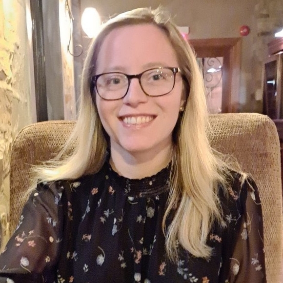 Meet your Posher, Stefanie - Picture 1 of 1